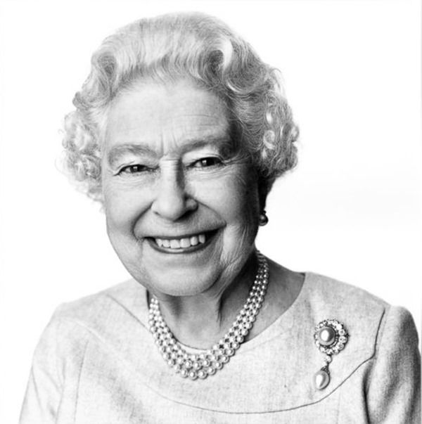 Queen elizabeth II portrait, Queens New Portrait by David Bailey , David Bailey's Queen Portrait, David Bailey, Queen Portrait, 88th Birthday, wide angle lens, Portrait, 