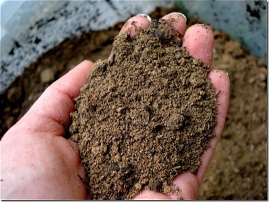 sand-soil,Soil, soil preparation, Soil improvement, How to Improve Difficult Soils, Clay Soils, Sandy Soils, Chalk Soils, Drainage, Soil Drainage,