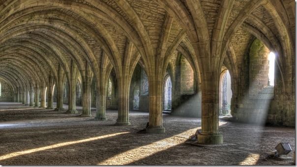 Fountains Abbey ccbysa matt smith 6364275883_610116bde8_o S (1)