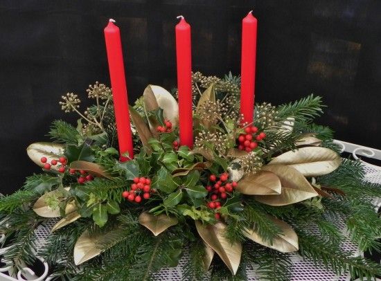 5 Table centre with gold leaves