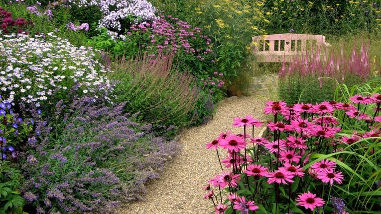 Garden Path Ideas And Suggestions Gardening Learning With Experts