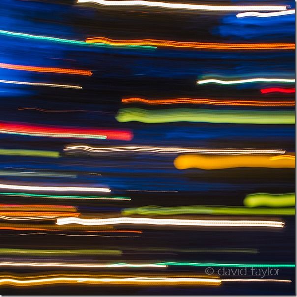 Streaks of light from a Christmas tree, Long Exposure Photography, Slow Shutter Spead, Zoom Bursts, Moving the camera during an exposure,