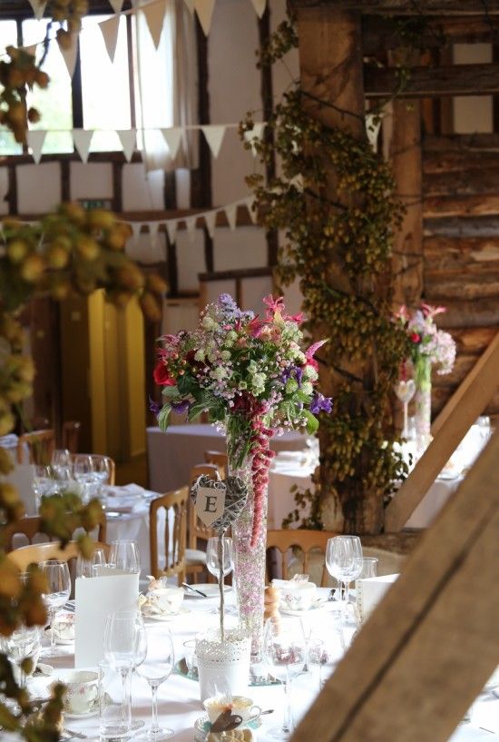 Wedding flowers table setting