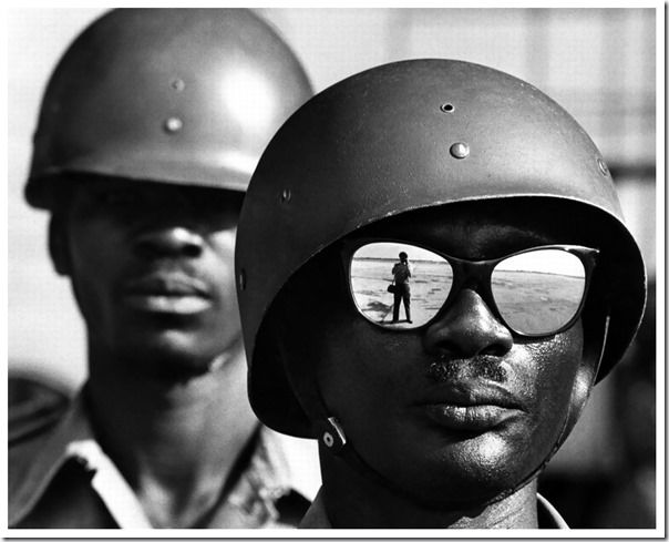 elliott-erwitt-in-glass