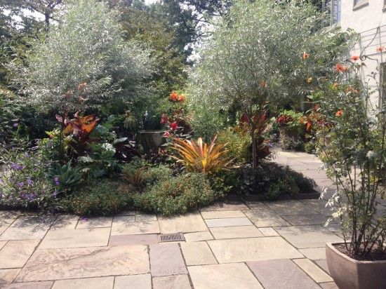 Chanticleer Pot Terrace